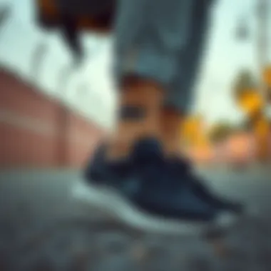 A fashionable look combining Nike elastic shoes with casual attire